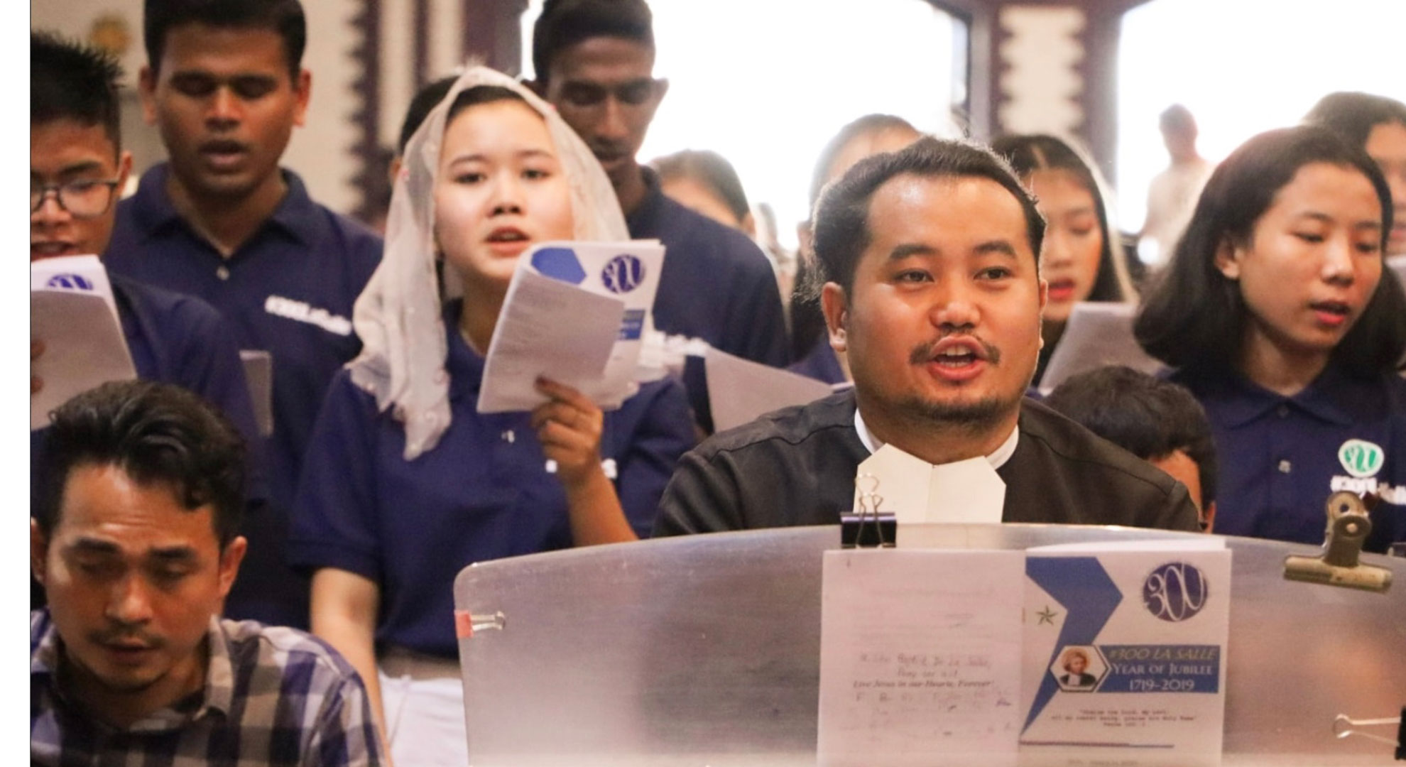 330-mass-celebration-at-st-mary