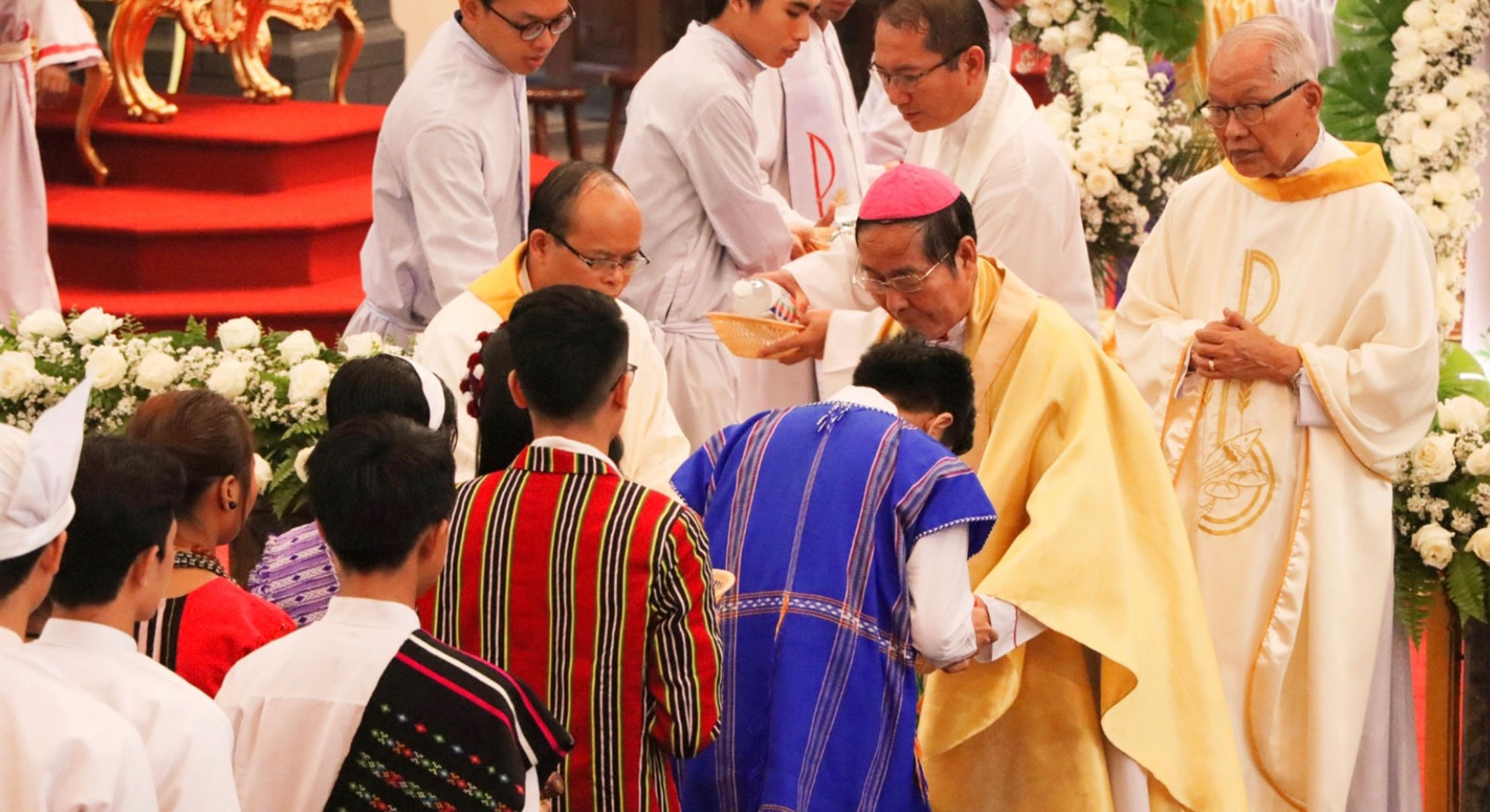 330-mass-celebration-at-st-mary