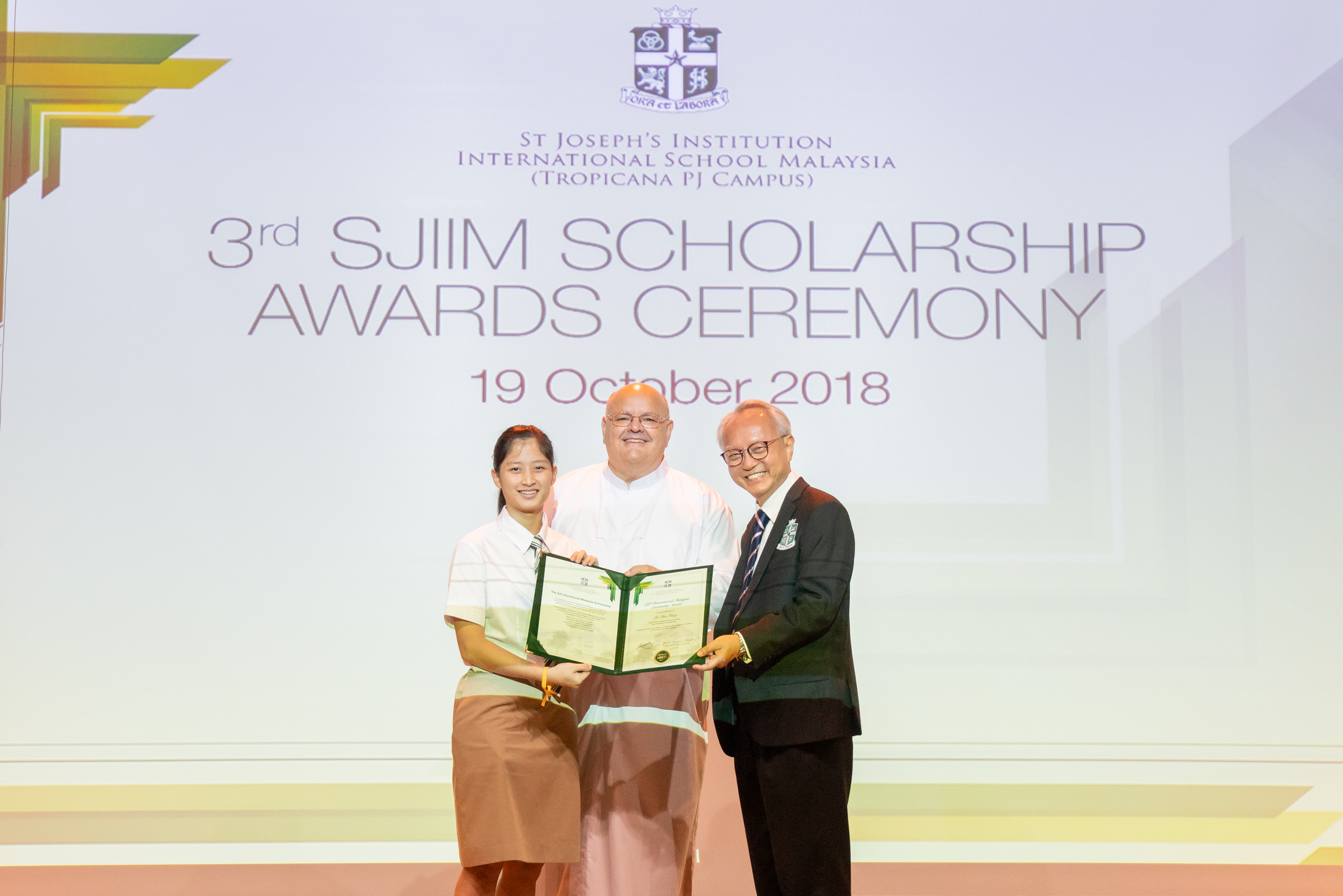 Shin Huey IBDP Scholarship